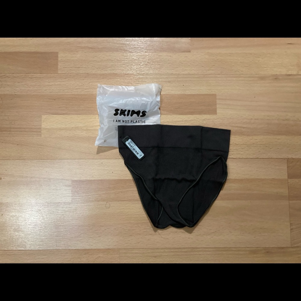 SKIMS stretch rib brief by Kim Kardasion, Size S/M, Soot Color, New with Tags